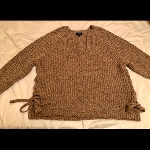 Oversized sexy sweater w super cute side ties